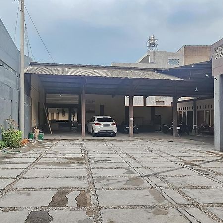 Reddoorz Near Alun Alun Cianjur Otel Dış mekan fotoğraf
